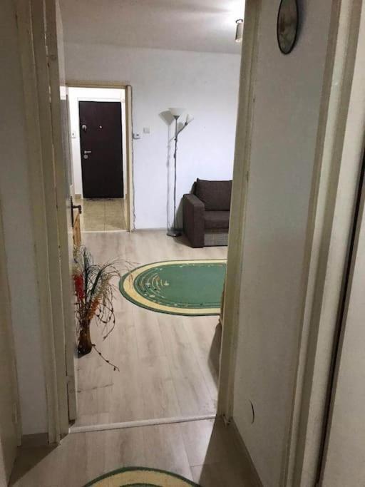 Apartament Confortabil ピテシュティ エクステリア 写真
