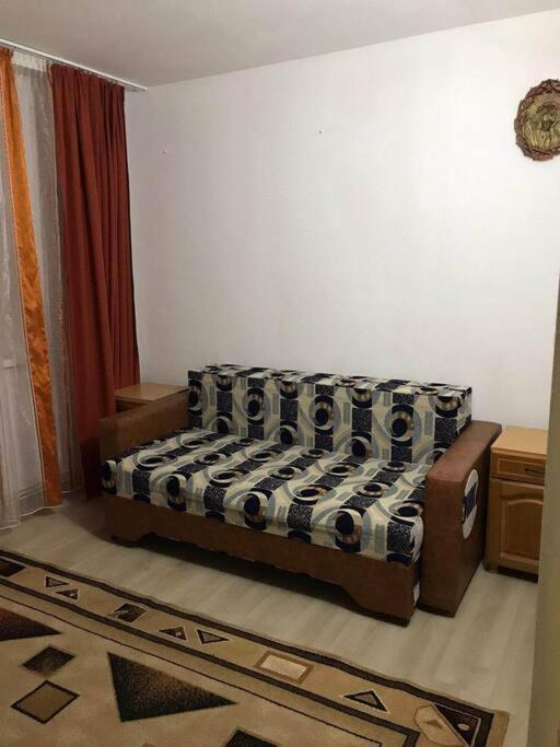 Apartament Confortabil ピテシュティ エクステリア 写真